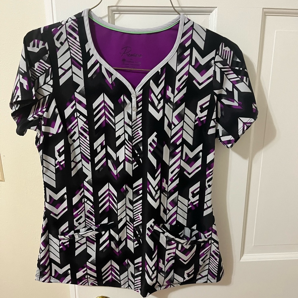 Scrub top